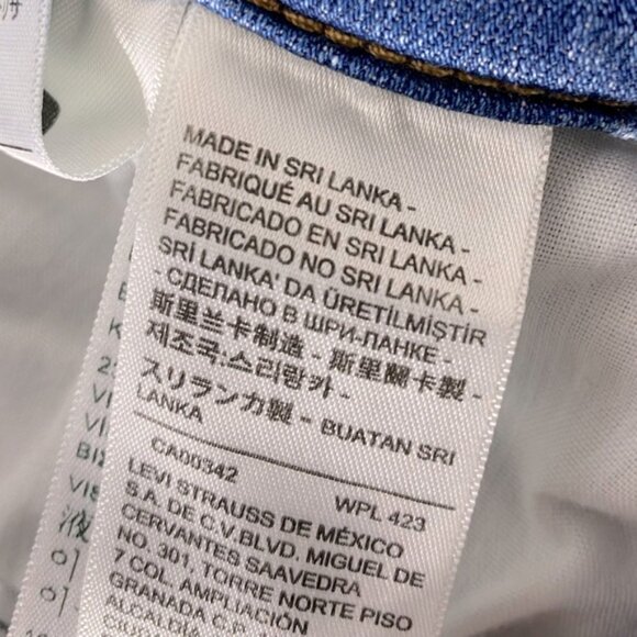 Levi’s Blue Mid Rise Mid Length Shorts Lightly Distressed Denim Jean Shorts 27 - Picture 7 of 15